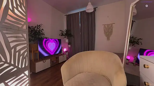 cyber_gloss webcam