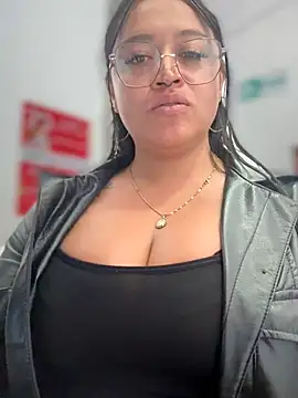 Mia_Risky-1 webcam