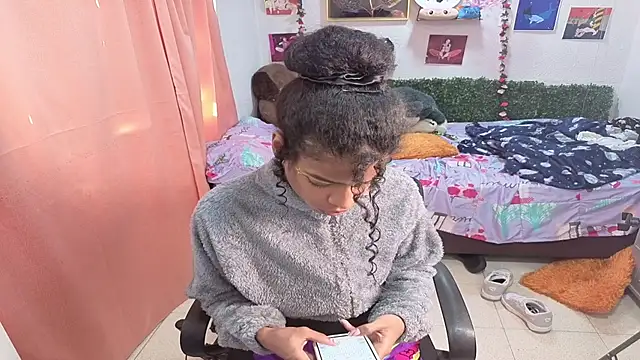 thianahorny webcam
