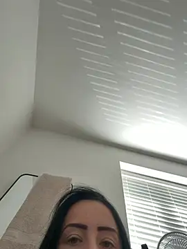 ElliemaiX webcam
