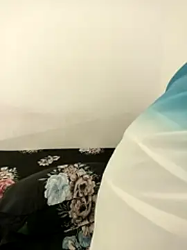noty_girl2 webcam