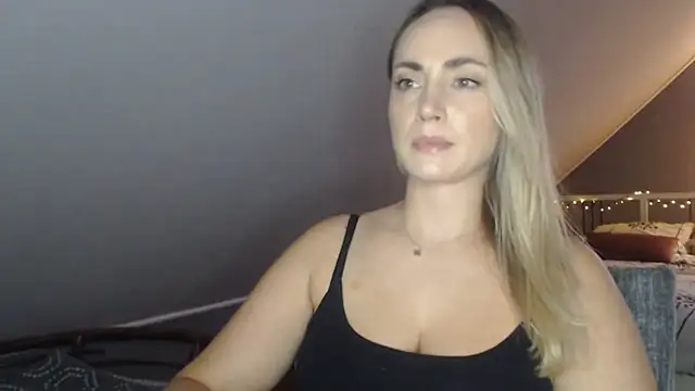 ScarlettSensitive webcam
