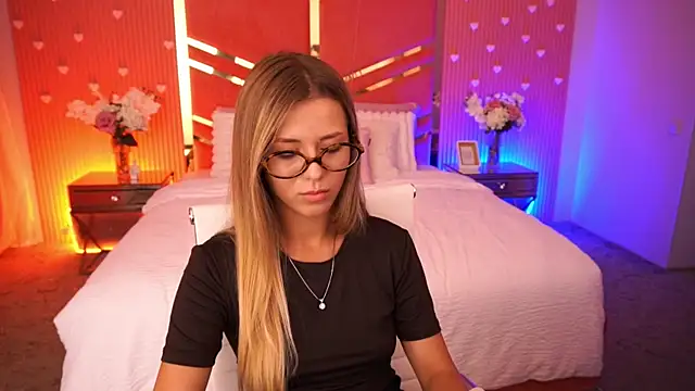 DoveLovee live cam