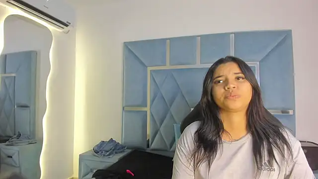 Lucy_asm webcam