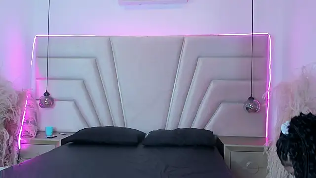 Luna_and_Axell webcam