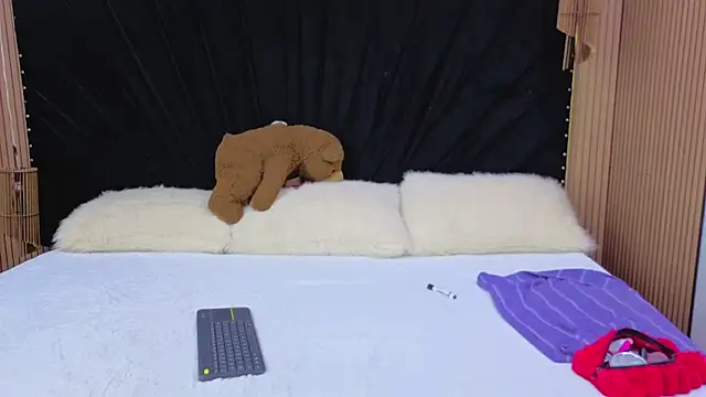 Megan_Burning- webcam