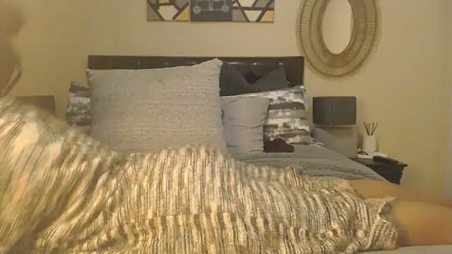 Creamyass22 live cam