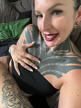 KathaleaNoir webcam