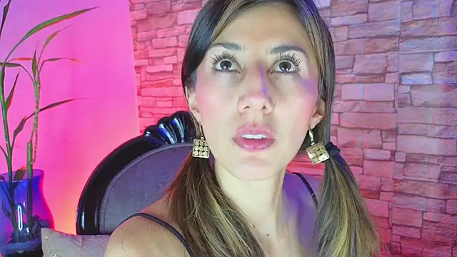 _jade_white_ webcam