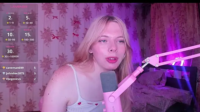 Cutie_Bambi webcam