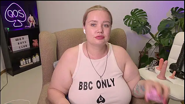 MargotGrey webcam