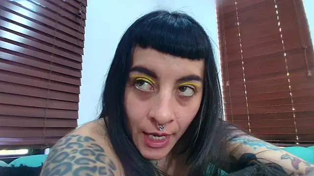 Naughty_Kittenm webcam