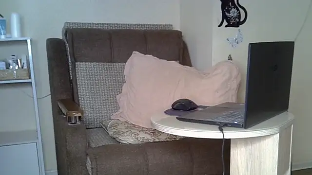 EllaJohnsonX webcam
