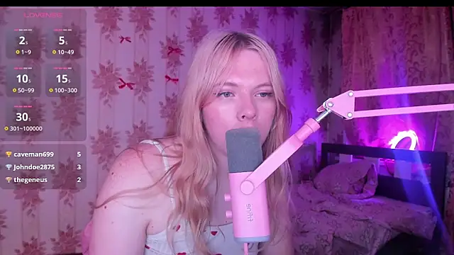 Cutie_Bambi webcam