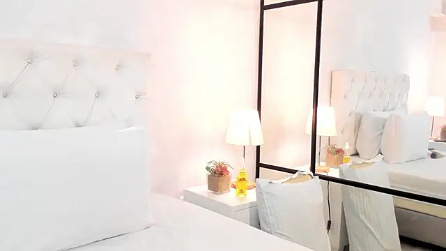 PenelopeOwen webcam