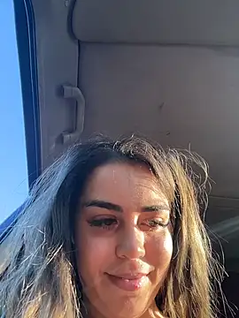 Adelle33 webcam