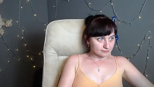 NinaFlawlees webcam