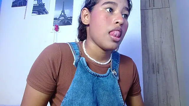 Lunaa__Velvet webcam