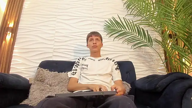 Pavo_tv