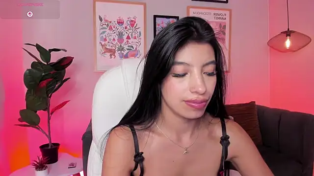 Tiffany_Low webcam