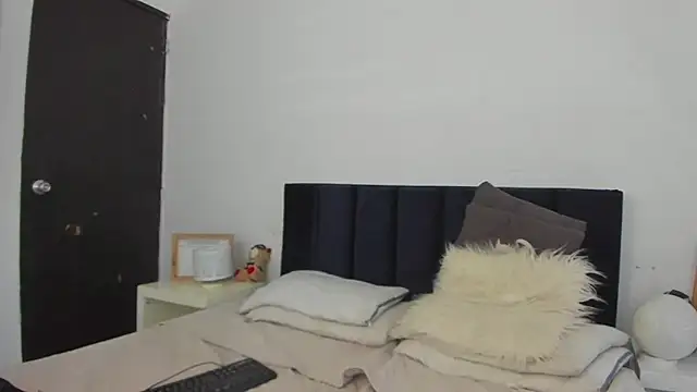 melanie_roux__ webcam