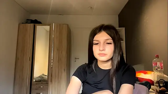 SpanishRooter live cam