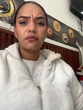 Sara-77 webcam