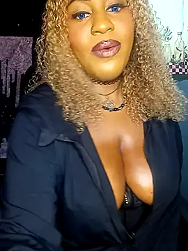 AmazonianMistress webcam