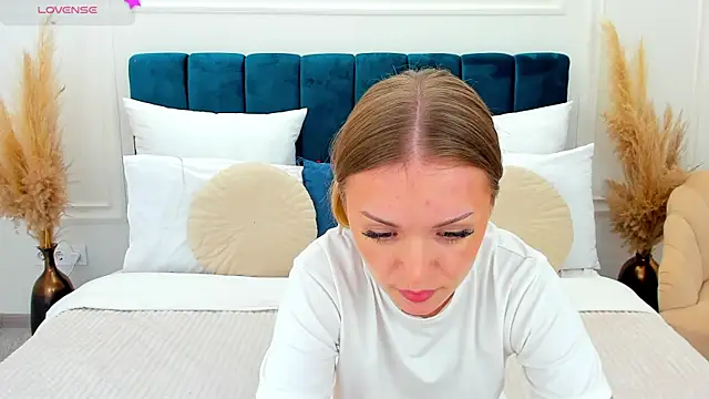 VirginOlly webcam