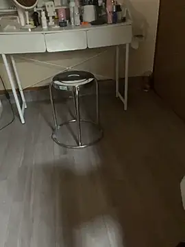 Mina048 webcam