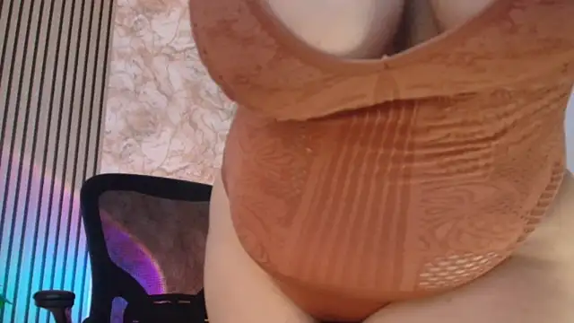 JuliRamirez webcam