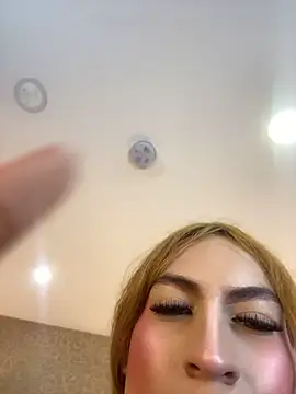 Modèle: NicolleMonroee
