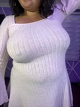 MiiaaJoness webcam