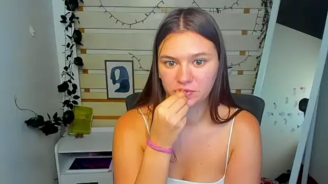 Josephine_Kiss webcam