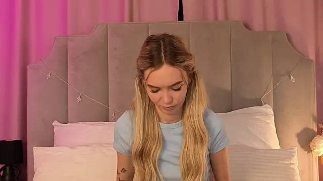NikkiRyx webcam