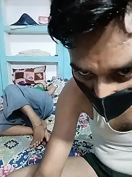 RoyalDesiCouple webcam