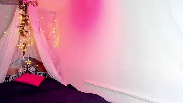 julianaaldanaa - Julianaaldanaa's free webcam - UK Sex Cams