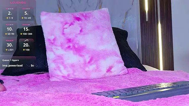 mia_099 webcam