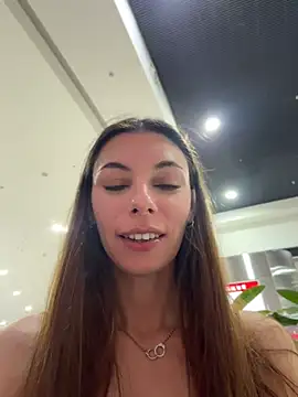 AmelieCrystal webcam