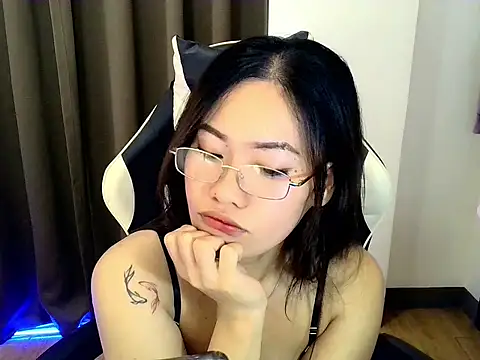 sluttybarbie_chai webcam