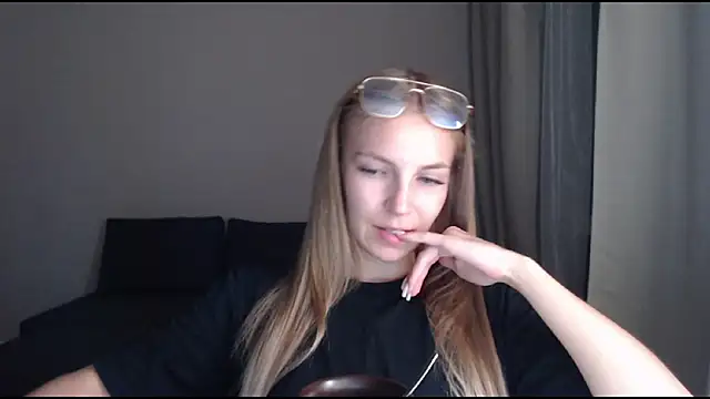 HitGyrl webcam