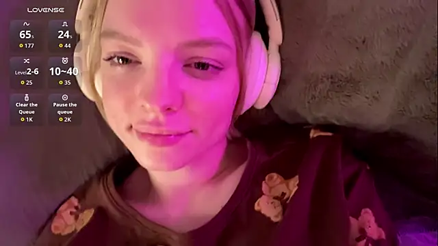Marry_Sornatiko webcam
