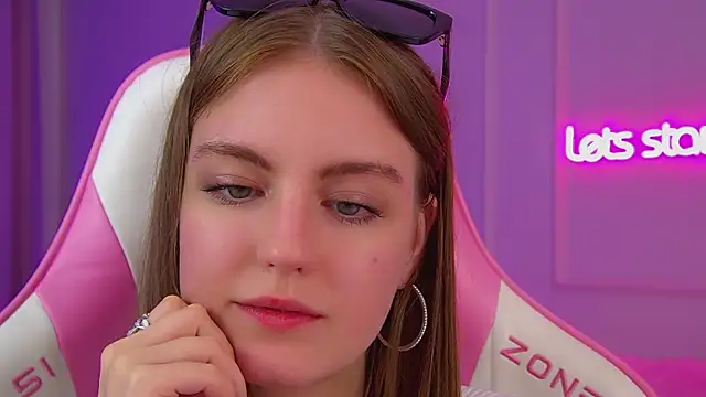 SofiaSarvains webcam