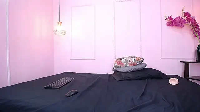 heidybbw (F teen) - 2 fingers inside pussy😍