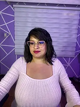 MiiaaJoness webcam