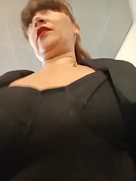 tata_sanz_ (Ask my age) - Let's play in the living room, shhhhhh
