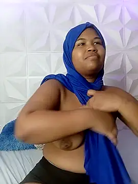 DALILAA_CURVY webcam