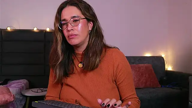 kathieandpovcock1 webcam