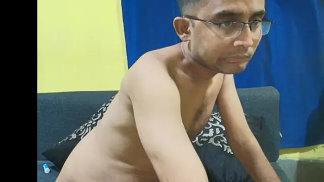Cute_boy2000 webcam