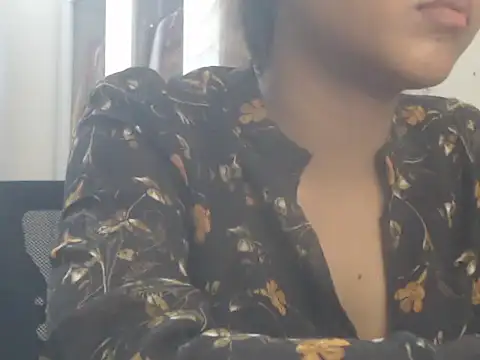 NancyRuvi webcam